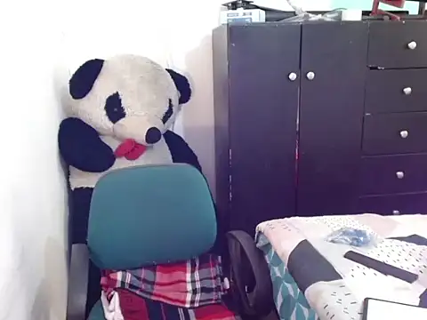  annie rosse online show from February 9, 2026, 8:18 pm