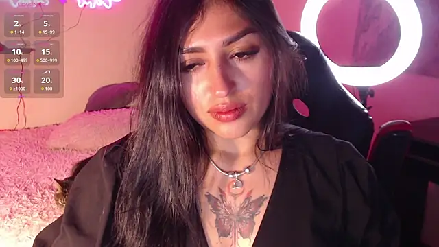 Snapshot of MissDennise chatting on December 2, 2025, 11:39 pm MissDennise online show from December 2, 2025, 11:39 pm