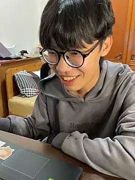 Snapshot of hihi0169 chatting on December 19, 2024, 4:24 pm hihi0169 online show from December 19, 2024, 4:24 pm