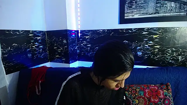 colombianmilf  online show from December 17, 2025, 10:59 pm