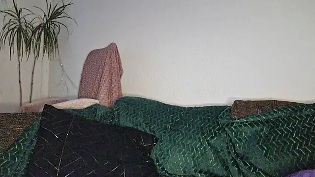 Cyndee Winter online show from November 9, 2025, 3:16 pm