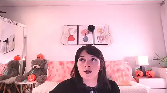 Anah s online show from October 31, 2025, 7:54 pm