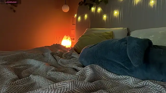 Anisawithlove online show from February 6, 2026, 6:53 am