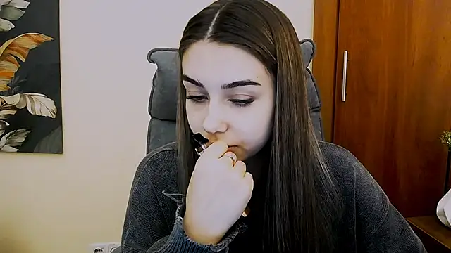 Snapshot of Lili_magic chatting on February 16, 2025, 12:21 pm Lili magic online show from February 16, 2025, 12:21 pm