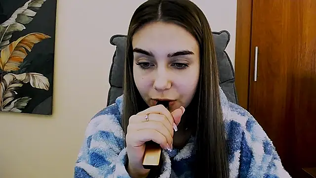 Snapshot of Lili_magic chatting on March 12, 2025, 4:35 pm Lili magic online show from March 12, 2025, 4:35 pm