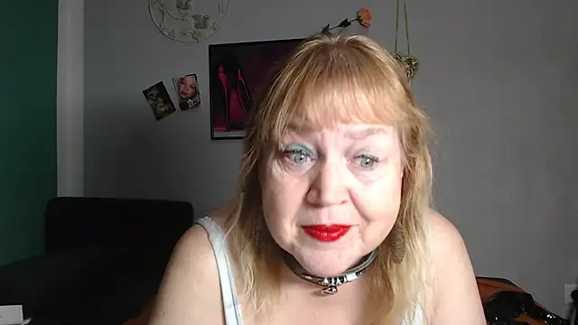 Snapshot of Blasflittchen chatting on January 16, 2026, 8:24 pm Blasflittchen online show from January 16, 2026, 8:24 pm