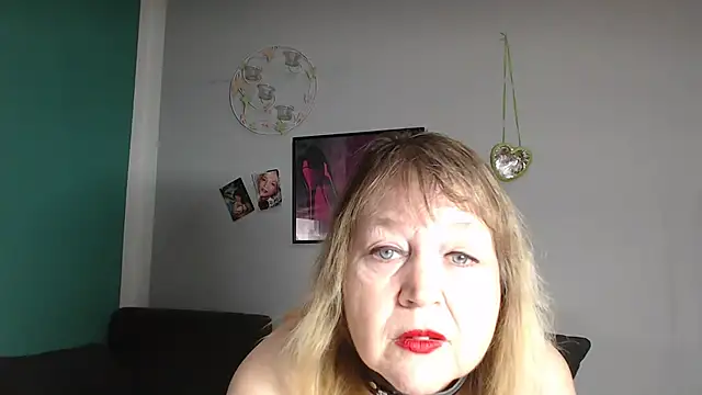 Snapshot of Blasflittchen chatting on October 24, 2025, 10:25 am Blasflittchen online show from October 24, 2025, 10:25 am