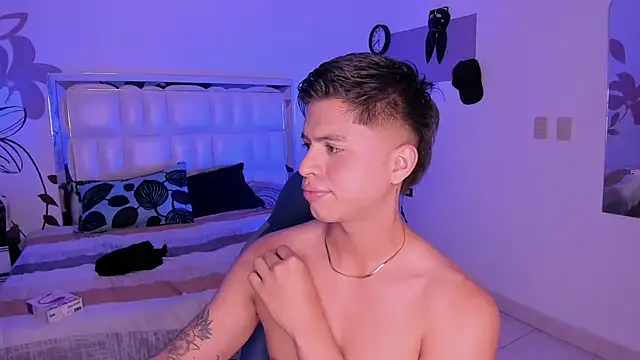 Snapshot of Niicky1_ chatting on March 2, 2025, 9:30 pm Niicky1 online show from March 2, 2025, 9:30 pm