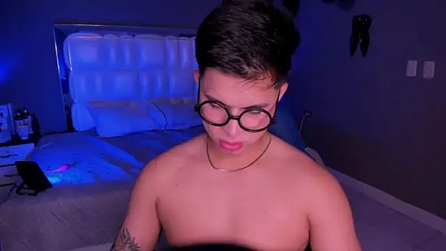 Snapshot of Niicky1_ chatting on September 18, 2025, 4:15 am Niicky1 online show from September 18, 2025, 4:15 am