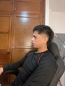 Snapshot of Niicky1_ chatting on March 6, 2025, 4:49 pm Niicky1 online show from March 6, 2025, 4:49 pm