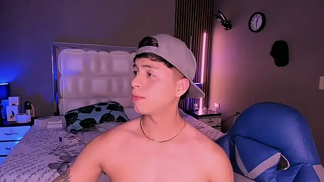 Snapshot of Niicky1_ chatting on March 22, 2025, 9:31 pm Niicky1 online show from March 22, 2025, 9:31 pm