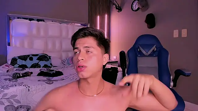 Snapshot of Niicky1_ chatting on March 22, 2025, 12:49 am Niicky1 online show from March 22, 2025, 12:49 am