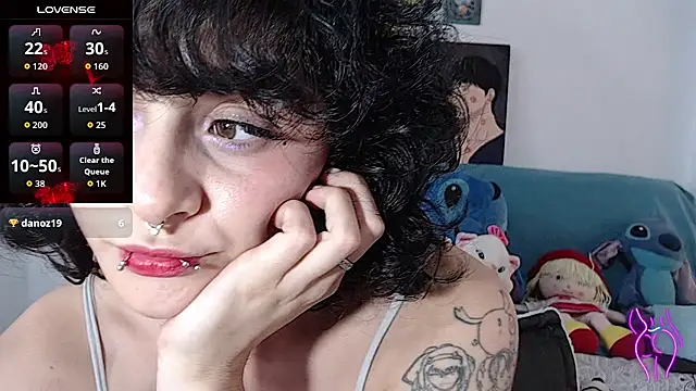 Snapshot of kitty22_ chatting on October 3, 2025, 1:34 pm kitty22 online show from October 3, 2025, 1:34 pm