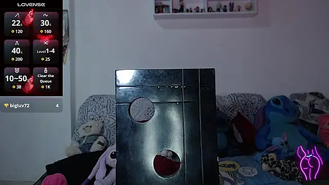 Snapshot of kitty22_ chatting on February 20, 2025, 2:35 pm kitty22 online show from February 20, 2025, 2:35 pm