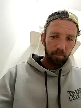 Treemandude online show from October 29, 2025, 2:43 am