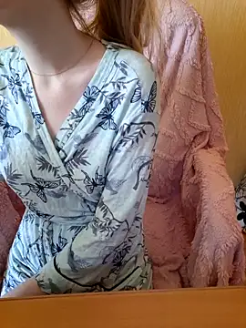 Elza kom online show from April 4, 2026, 6:09 am