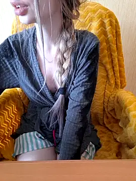 Elza kom online show from February 20, 2026, 6:19 am