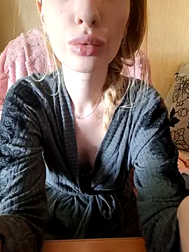 Elza kom online show from November 15, 2025, 7:23 am