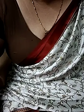 Snapshot of Omana-kutty chatting on February 18, 2025, 9:43 am Omana-kutty online show from February 18, 2025, 9:43 am