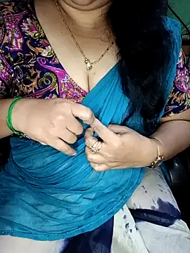 Snapshot of Omana-kutty chatting on March 7, 2025, 3:07 pm Omana-kutty online show from March 7, 2025, 3:07 pm