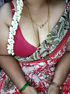 Snapshot of Omana-kutty chatting on February 25, 2025, 3:42 pm Omana-kutty online show from February 25, 2025, 3:42 pm