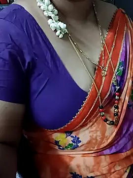 Snapshot of Omana-kutty chatting on February 13, 2025, 2:09 pm Omana-kutty online show from February 13, 2025, 2:09 pm