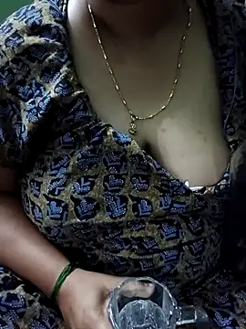 Snapshot of Omana-kutty chatting on March 8, 2025, 8:00 am Omana-kutty online show from March 8, 2025, 8:00 am