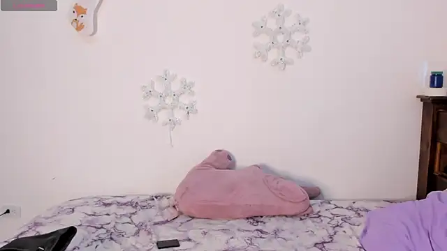 LucciaPorter online show from December 7, 2024, 6:54 pm