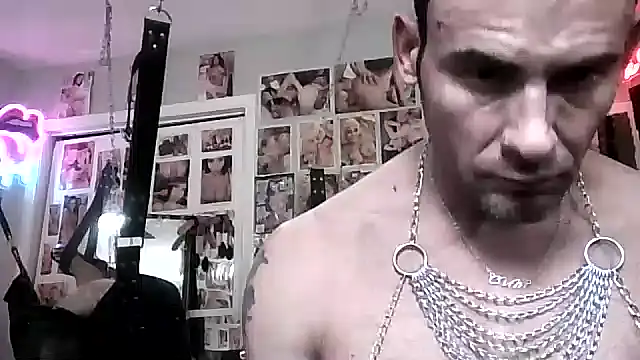 luvs2cumm69 online show from January 28, 2025, 9:29 pm