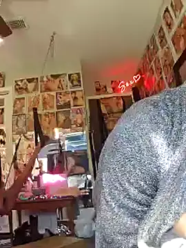 luvs2cumm69 online show from February 25, 2025, 5:08 pm