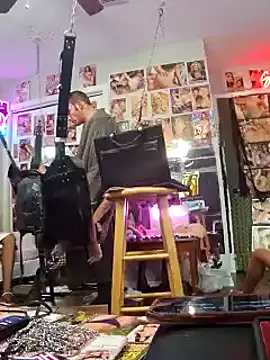 luvs2cumm69 online show from February 20, 2025, 10:48 am