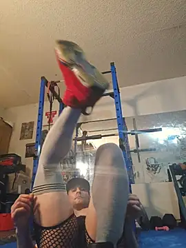 Snapshot of luvs2cumm69 chatting on November 8, 2025, 7:12 am luvs2cumm69 online show from November 8, 2025, 7:12 am