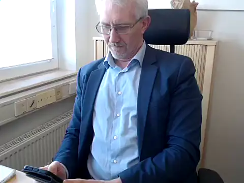 tom-swede online show from March 19, 2025, 9:17 am
