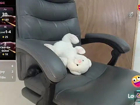 sweettmiah online show from December 17, 2025, 6:57 pm