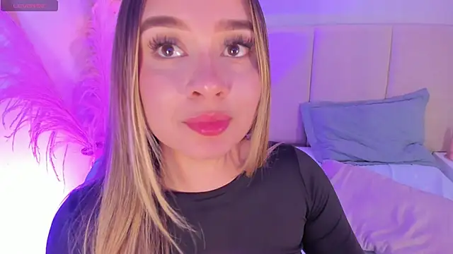 Snapshot of sofia_pamela chatting on March 11, 2025, 10:20 pm sofia pamela online show from March 11, 2025, 10:20 pm