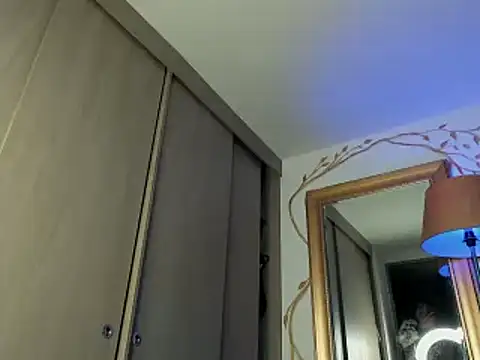 enzo herrera01 online show from February 7, 2025, 6:35 am