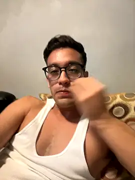 Magicerosxx69 online show from November 7, 2025, 7:02 am