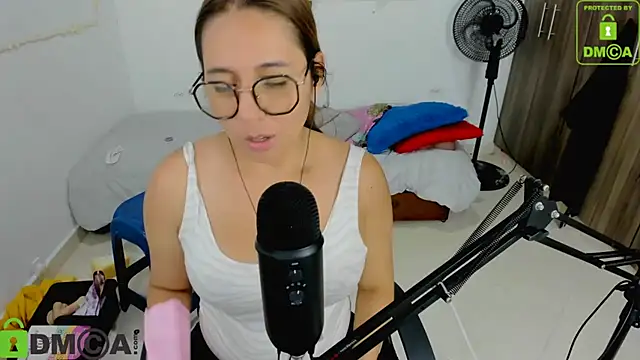 isa loves cum online show from November 20, 2025, 11:25 pm