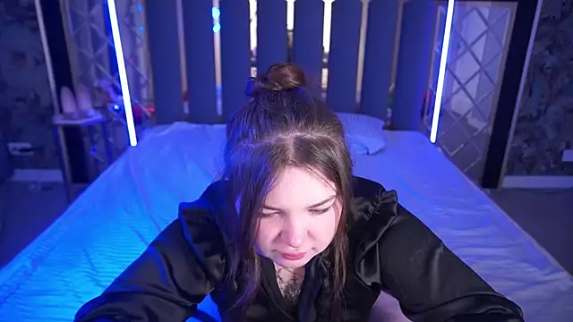 RosieMoons online show from February 25, 2026, 8:19 pm