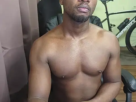 Apollodarkmn online show from May 17, 2026, 2:33 am