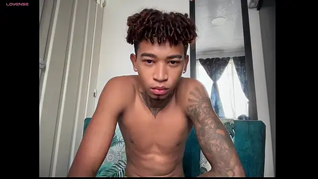 sexy blacks  online show from November 5, 2025, 12:08 pm