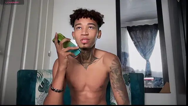 sexy blacks  online show from November 22, 2025, 12:04 pm