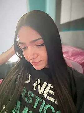 Snapshot of ShannonShanny chatting on March 19, 2025, 5:50 pm ShannonShanny online show from March 19, 2025, 5:50 pm