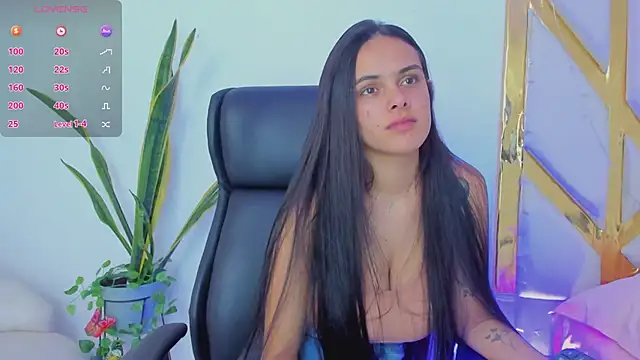 Snapshot of ChloeHarper_ chatting on March 21, 2025, 7:24 pm ChloeHarper online show from March 21, 2025, 7:24 pm