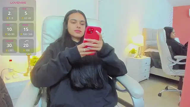 Snapshot of ChloeHarper_ chatting on November 26, 2025, 12:49 pm ChloeHarper online show from November 26, 2025, 12:49 pm