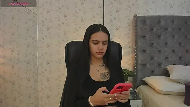 ChloeHarper  online show from May 28, 2026, 11:38 am