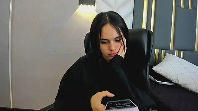 Snapshot of ChloeHarper_ chatting on July 19, 2026, 1:08 pm ChloeHarper online show from July 19, 2026, 1:08 pm