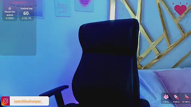 Snapshot of ChloeHarper_ chatting on October 2, 2025, 6:33 pm ChloeHarper online show from October 2, 2025, 6:33 pm