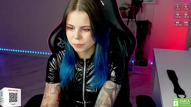 Snapshot of Latex_Kitty chatting on January 14, 2026, 2:20 pm Latex Kitty online show from January 14, 2026, 2:20 pm