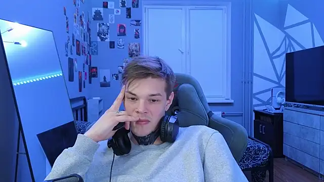 DENIS HERE online show from March 1, 2025, 11:47 pm